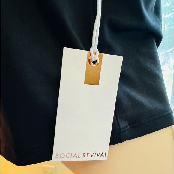 Social Revival NWT size Large in black - Picture 8 of 10
